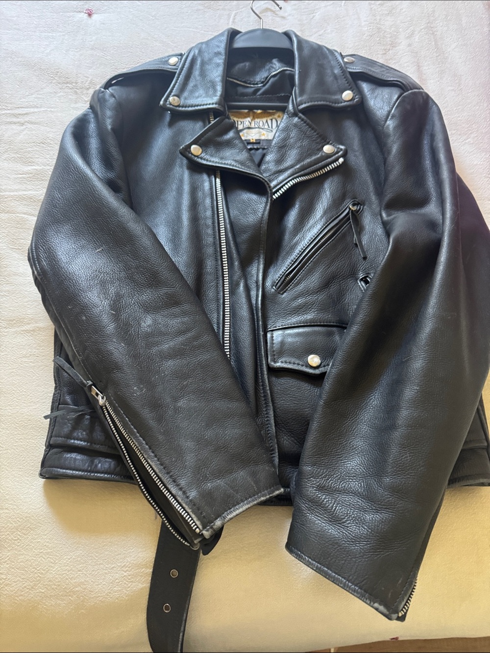 Vintage Black Leather Biker Jacket - Classic Motorbike Style